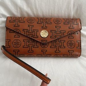 Wallet brown and black. Never used.